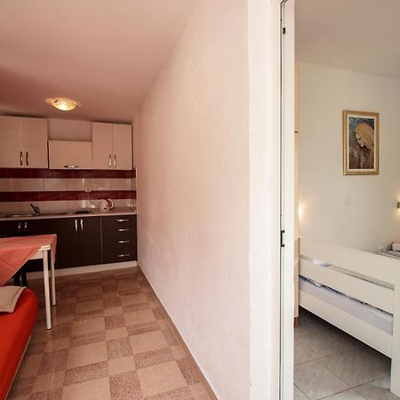 Mrkonjic Branko & Marija Apartmani Омиш Экстерьер фото