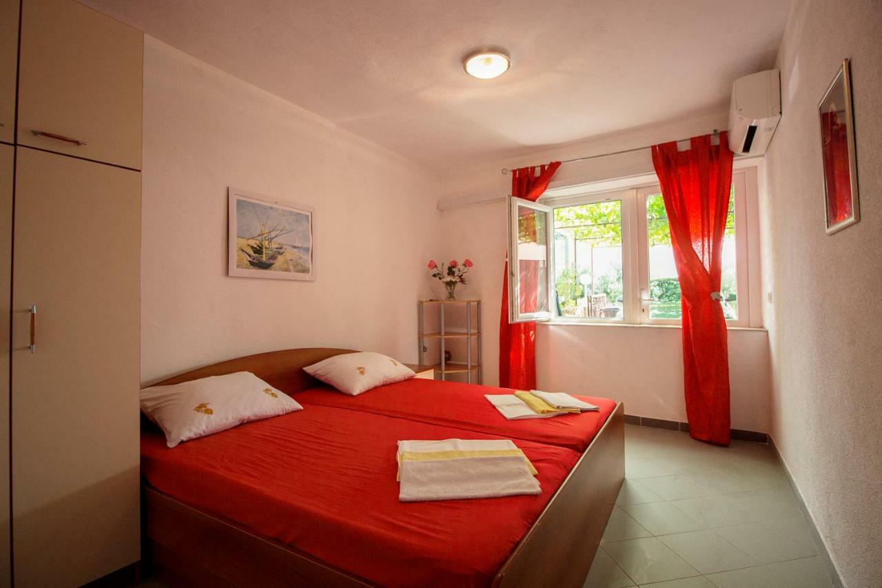 Mrkonjic Branko & Marija Apartmani Омиш Экстерьер фото