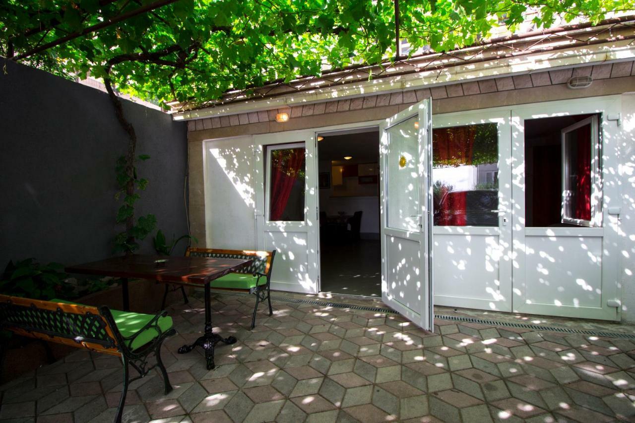 Mrkonjic Branko & Marija Apartmani Омиш Экстерьер фото