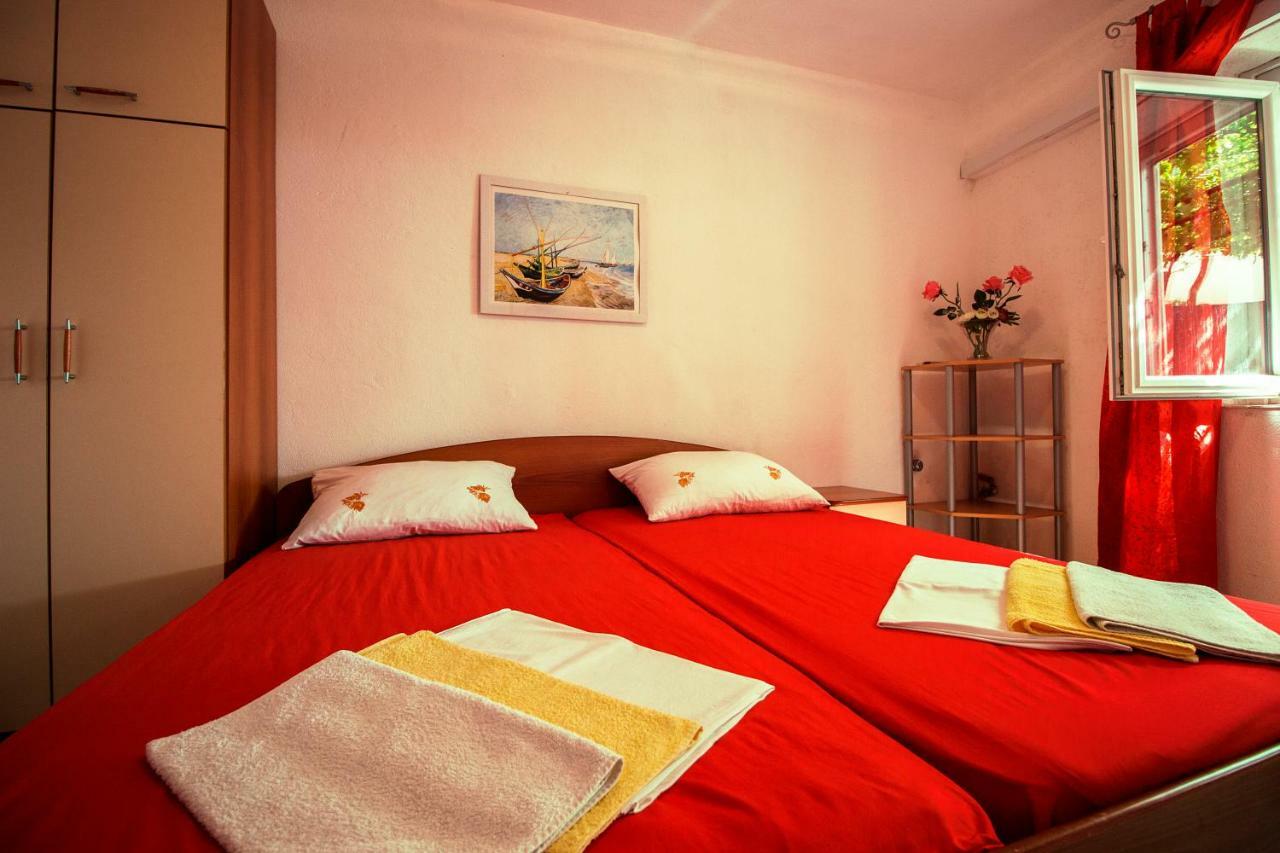 Mrkonjic Branko & Marija Apartmani Омиш Экстерьер фото