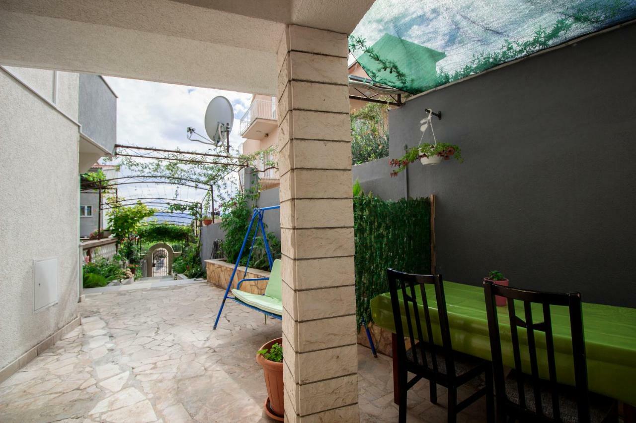 Mrkonjic Branko & Marija Apartmani Омиш Экстерьер фото