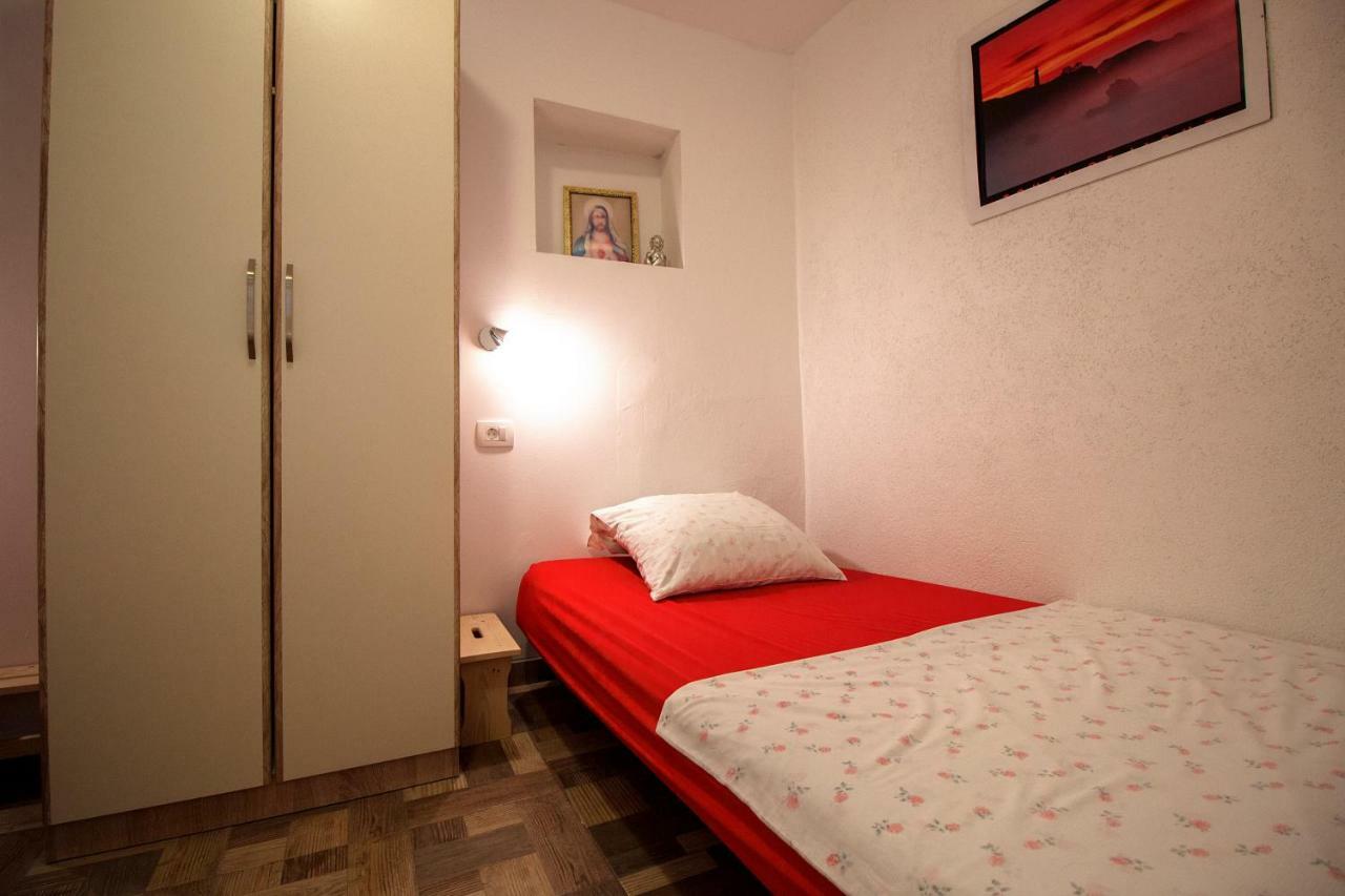 Mrkonjic Branko & Marija Apartmani Омиш Экстерьер фото