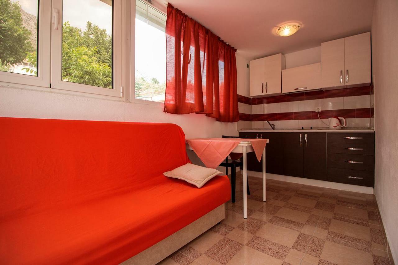 Mrkonjic Branko & Marija Apartmani Омиш Экстерьер фото