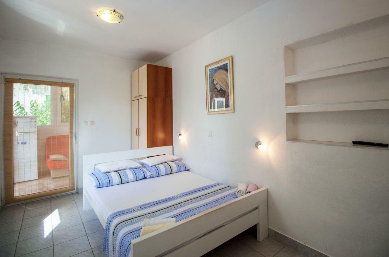 Mrkonjic Branko & Marija Apartmani Омиш Экстерьер фото