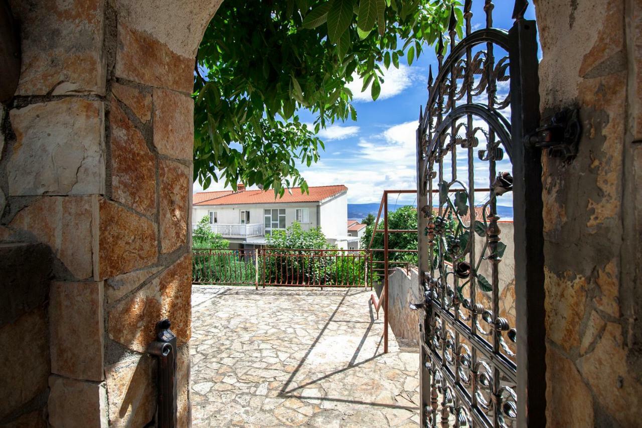 Mrkonjic Branko & Marija Apartmani Омиш Экстерьер фото