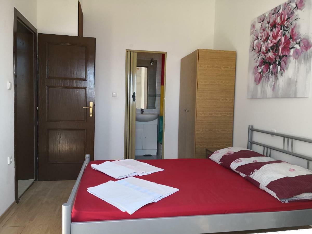 Mrkonjic Branko & Marija Apartmani Омиш Экстерьер фото