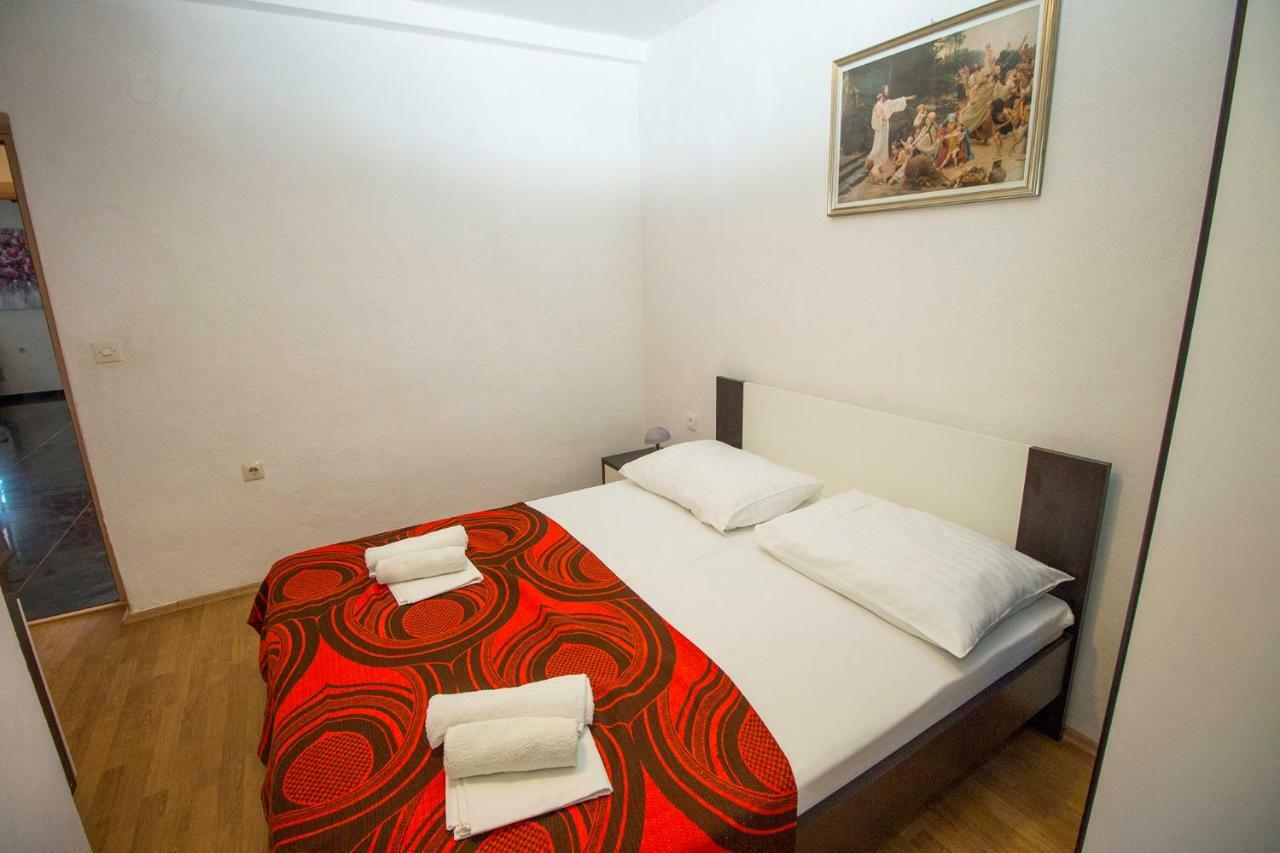 Mrkonjic Branko & Marija Apartmani Омиш Экстерьер фото