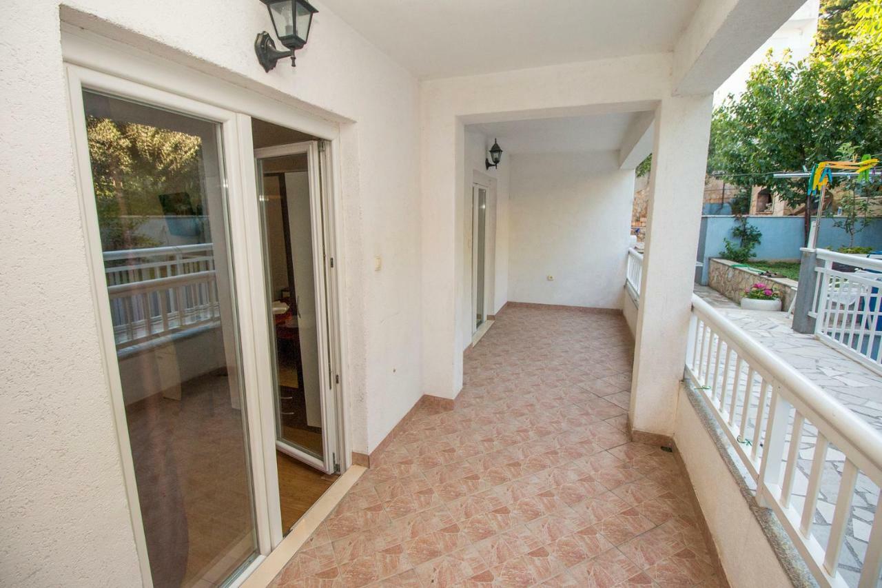 Mrkonjic Branko & Marija Apartmani Омиш Экстерьер фото