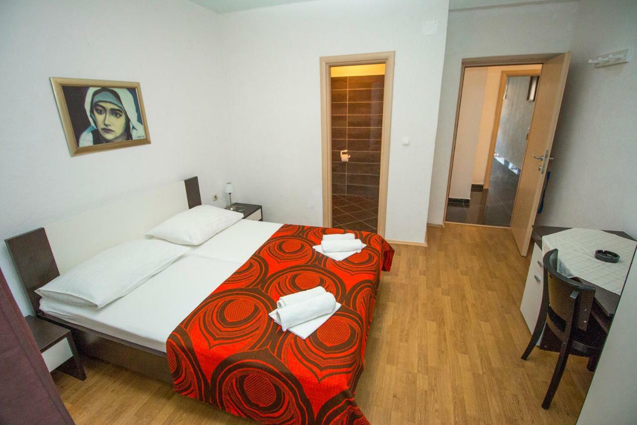 Mrkonjic Branko & Marija Apartmani Омиш Экстерьер фото